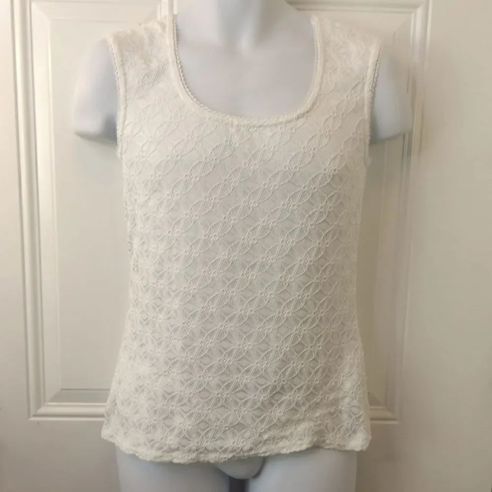 Wrapper White lace fully lined tank top